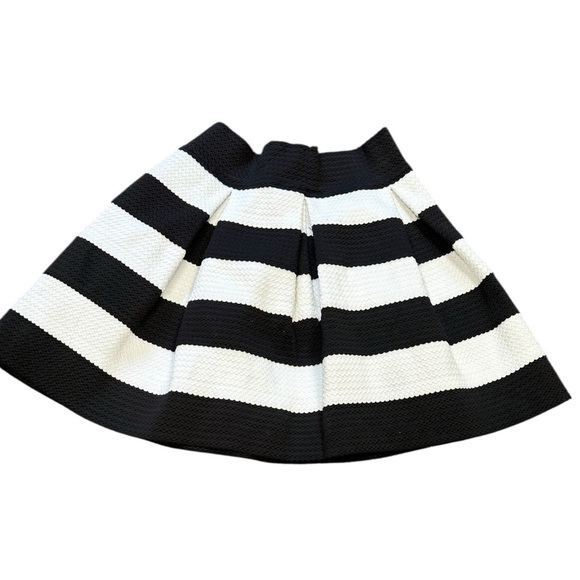 Flared Scuba Pleated Y2K Mod Retro Playful Edgy Striped Textured Skirt - Picture 6 of 10
